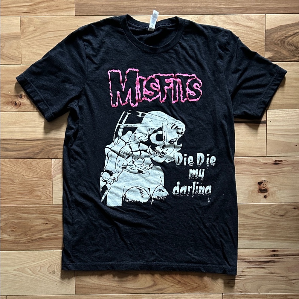 Misfits - Die Die My Darling short sleeve tee. Size Medium